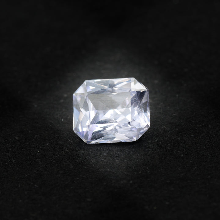 Saphir blanc 2.02 carats radiant non chauffé - vue 1