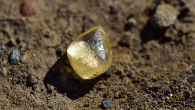 Un couple de Californie découvre un diamant jaune de 4,38 carats au parc d'État Crater of Diamonds de l'Arkansas