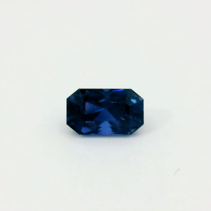 Saphir bleu 0.89 carat émeraude non chauffé - vue 1