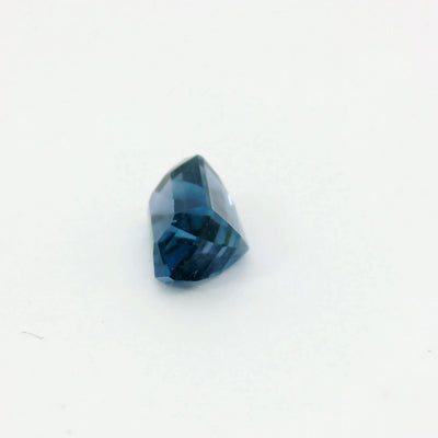 Saphir bleu 0.89 carat émeraude non chauffé