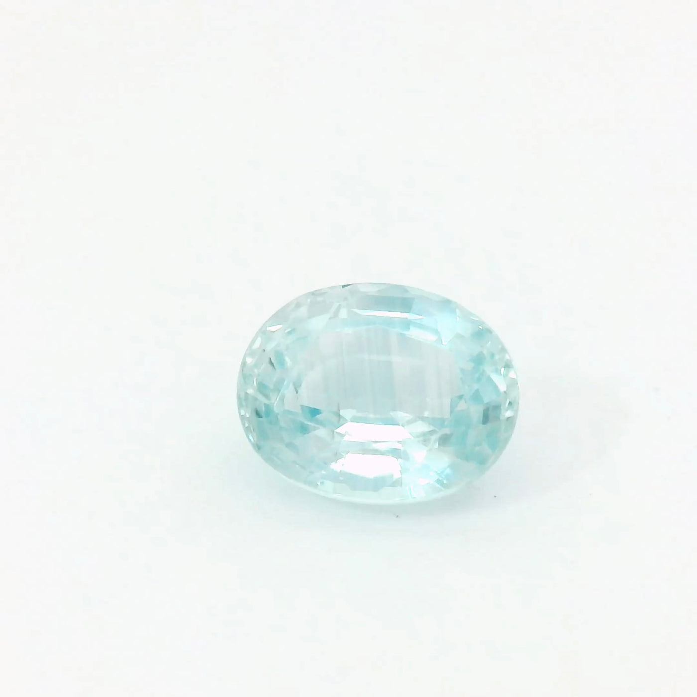 Saphir bleu clair 1.58 carats ovale non chauffé