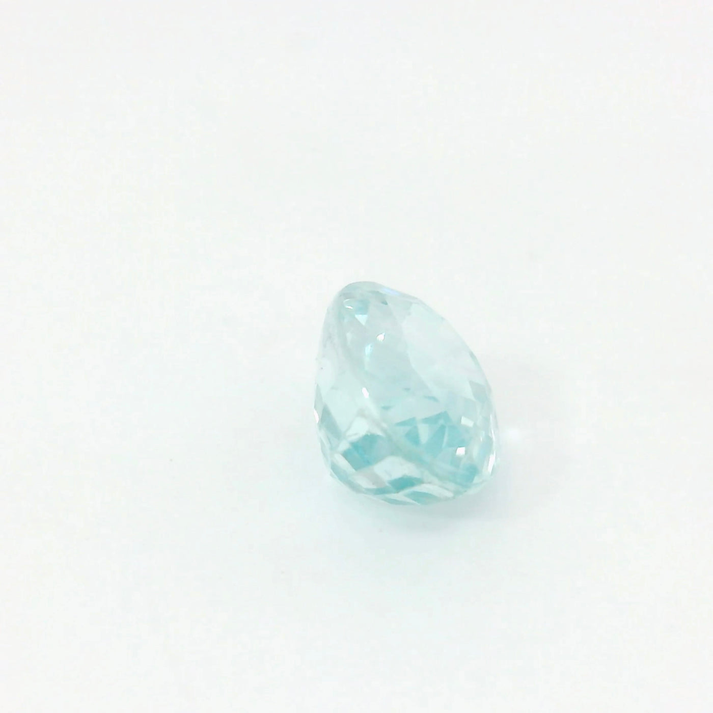 Saphir bleu clair 1.58 carats ovale non chauffé