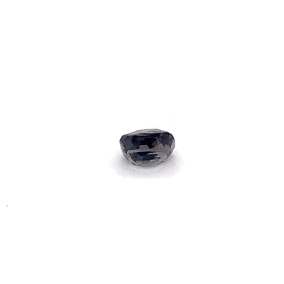 Spinelle gris 0.82 carat coussin