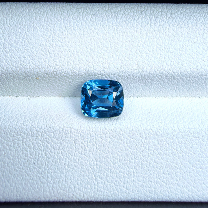 Spinelle bleu cobalt 2.16 carats non traité coussin