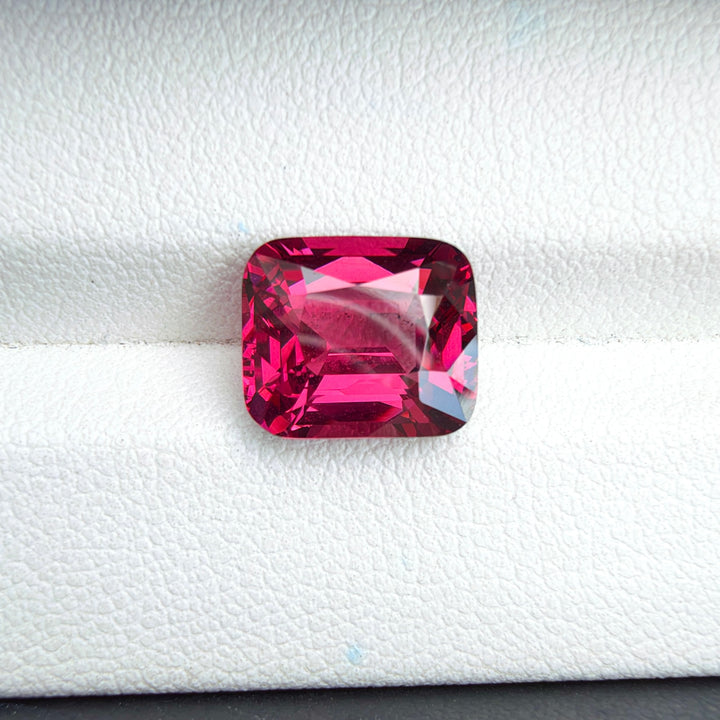Grenat rhodolite 5.13 carats non traité coussin