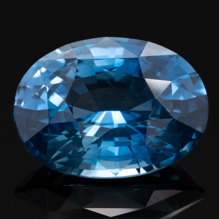 Saphir bleu 3.76 carats ovale non chauffé - vue 1