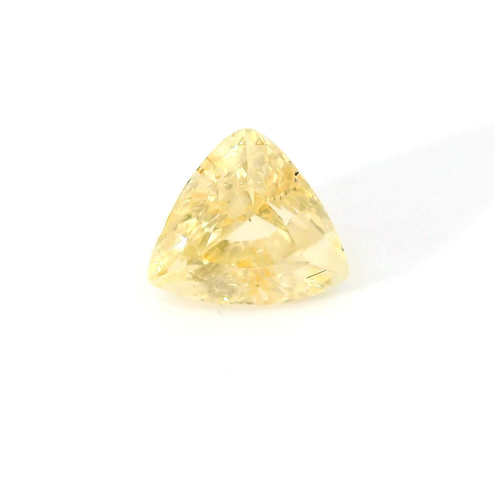 Saphir jaune chauffé 2.71 carats trillion - vue 1