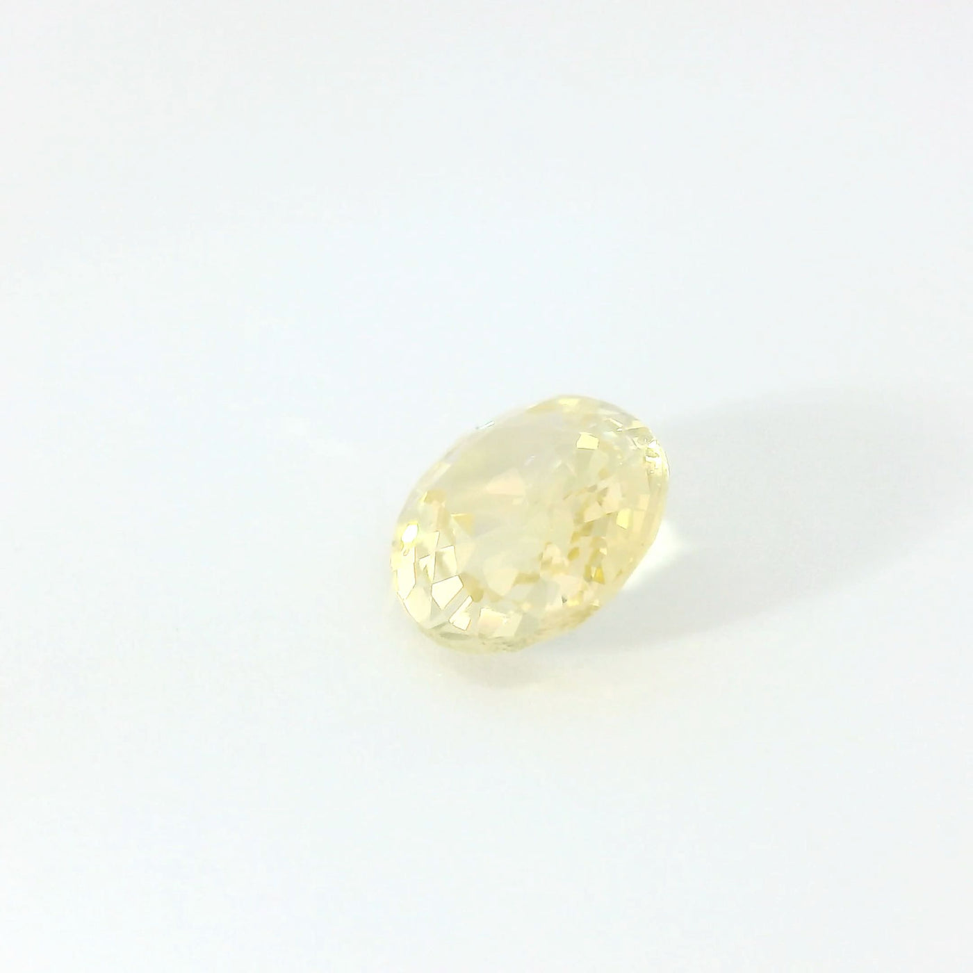 Saphir jaune 1 carat ovale non chauffé