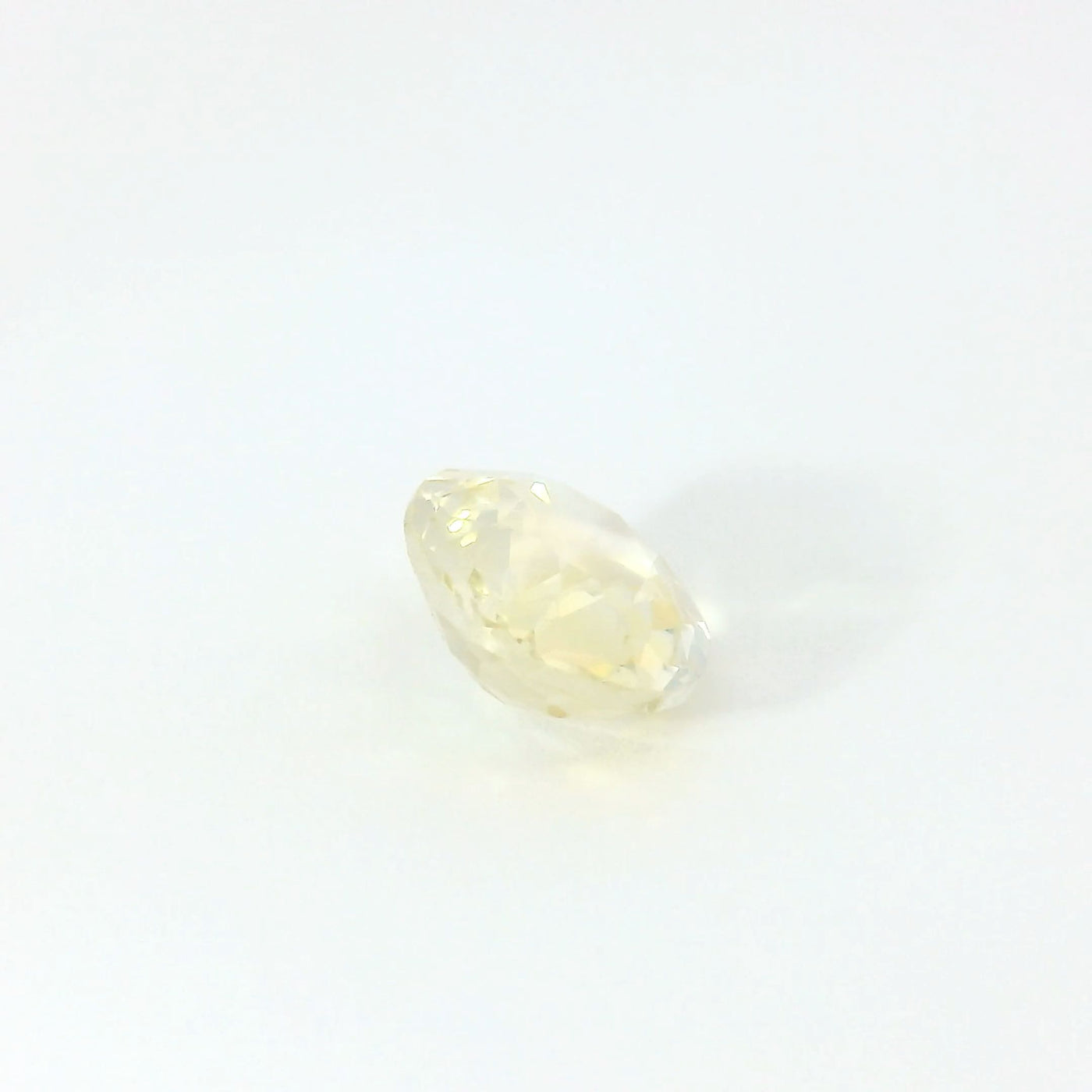 Saphir jaune 1 carat ovale non chauffé