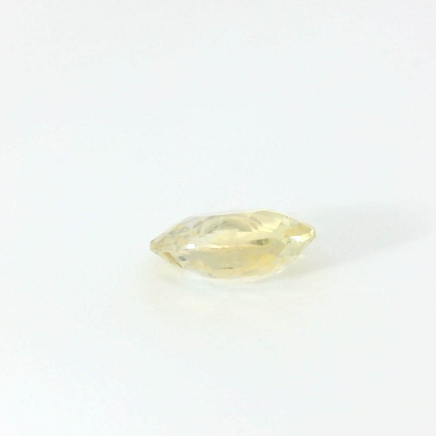 Saphir jaune 1 carat ovale non chauffé