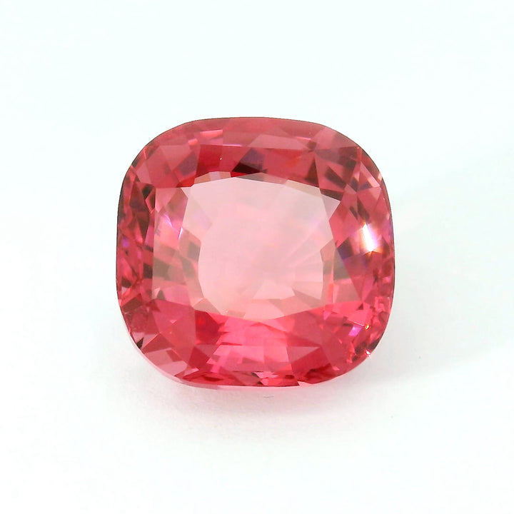 Spinelle rose orangé de Mahenge 5.02 carats non chauffé coussin