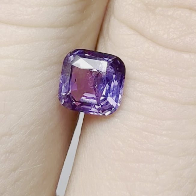 Saphir violet 2.05 carats coussin non chauffé