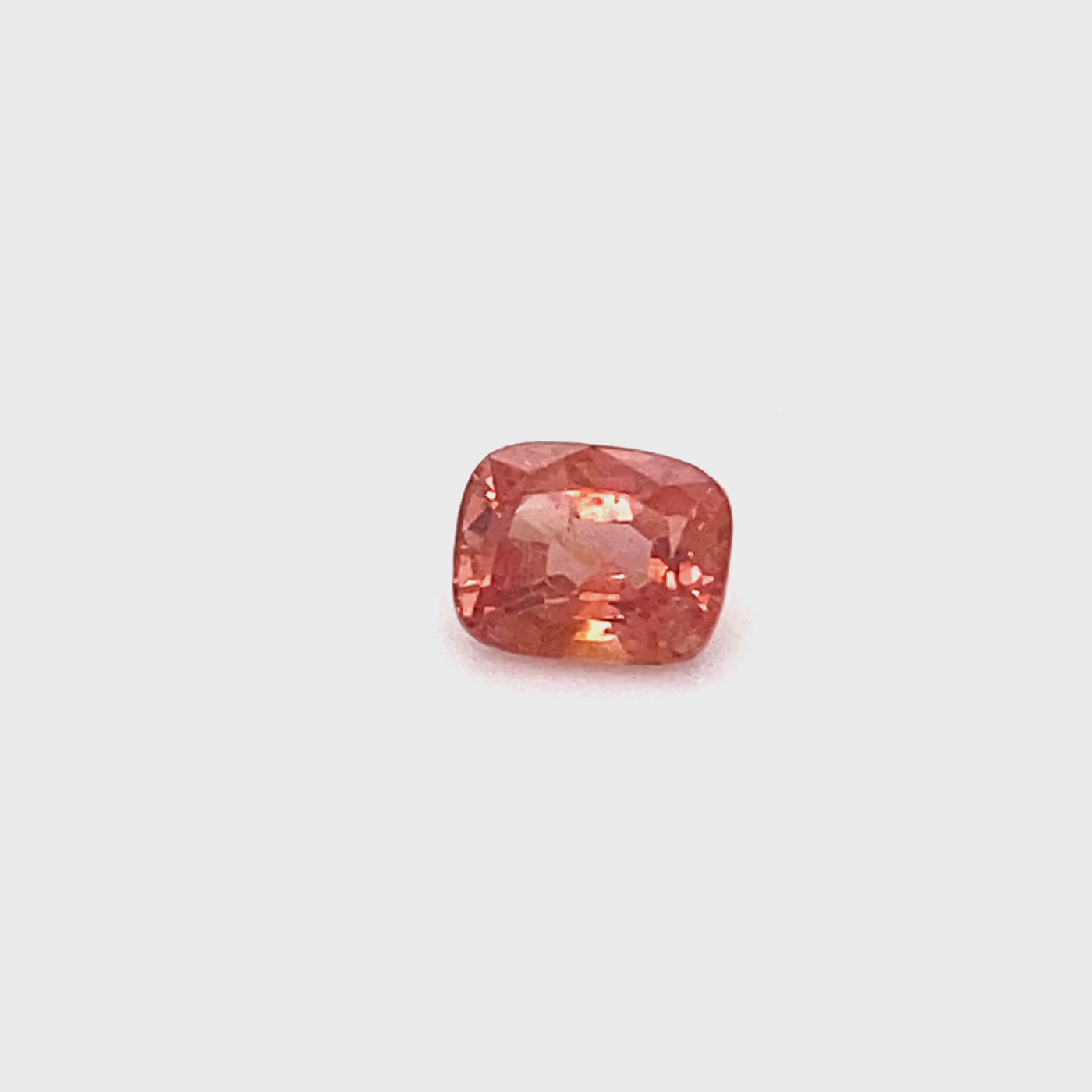 Spinelle orange 1.68 carats coussin