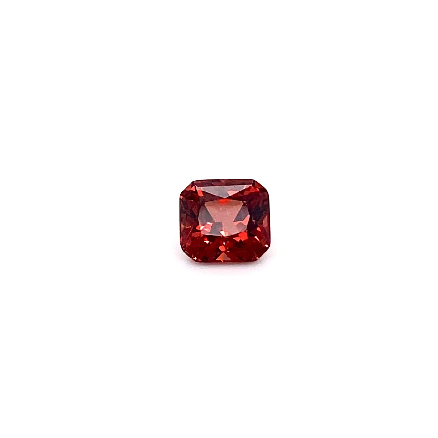 Spinelle rouge 2.55 carats asscher