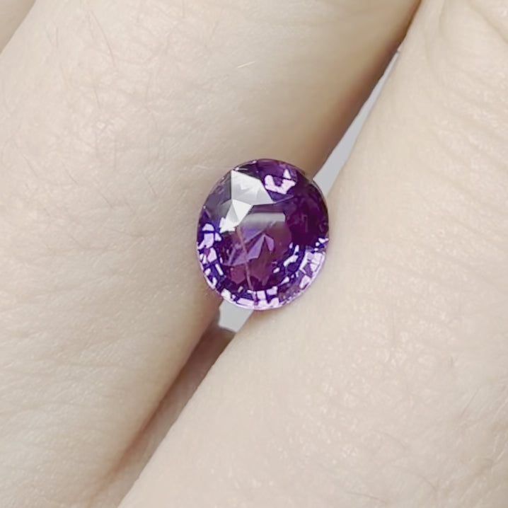 Saphir violet 2.5 carats ovale non chauffé