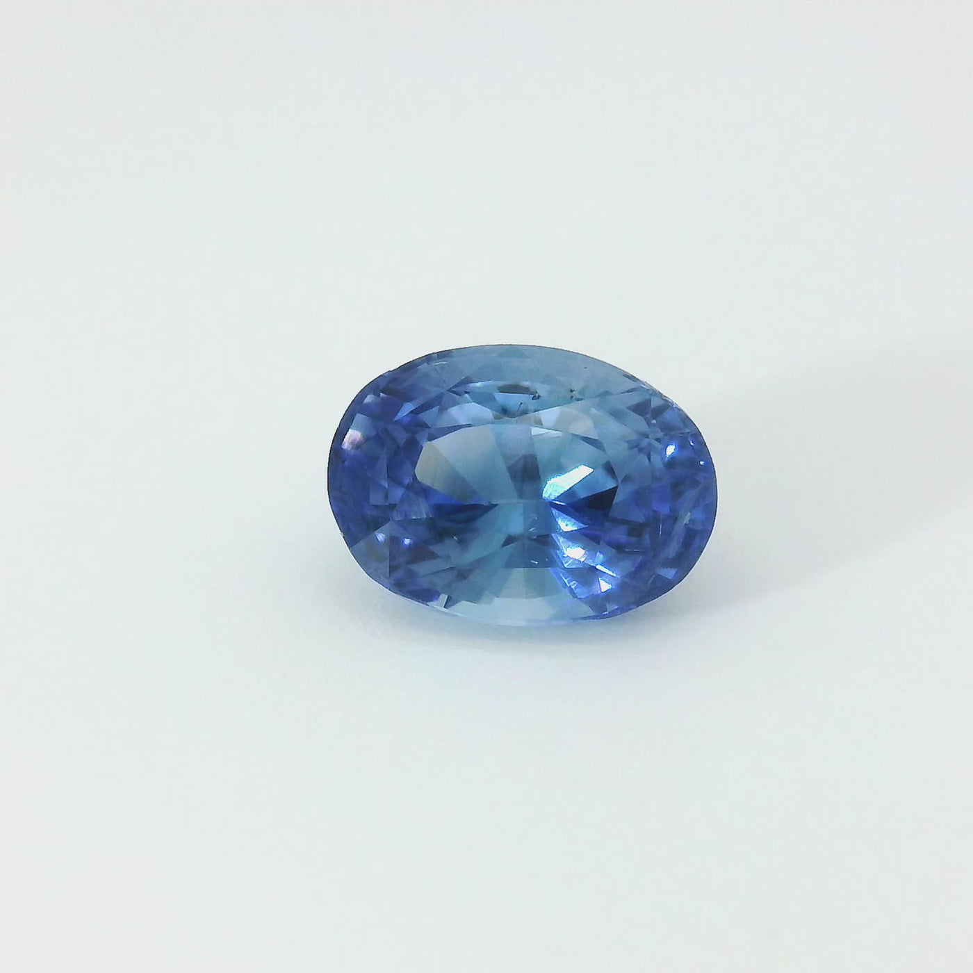 Saphir bleu 1.22 carats ovale non chauffé