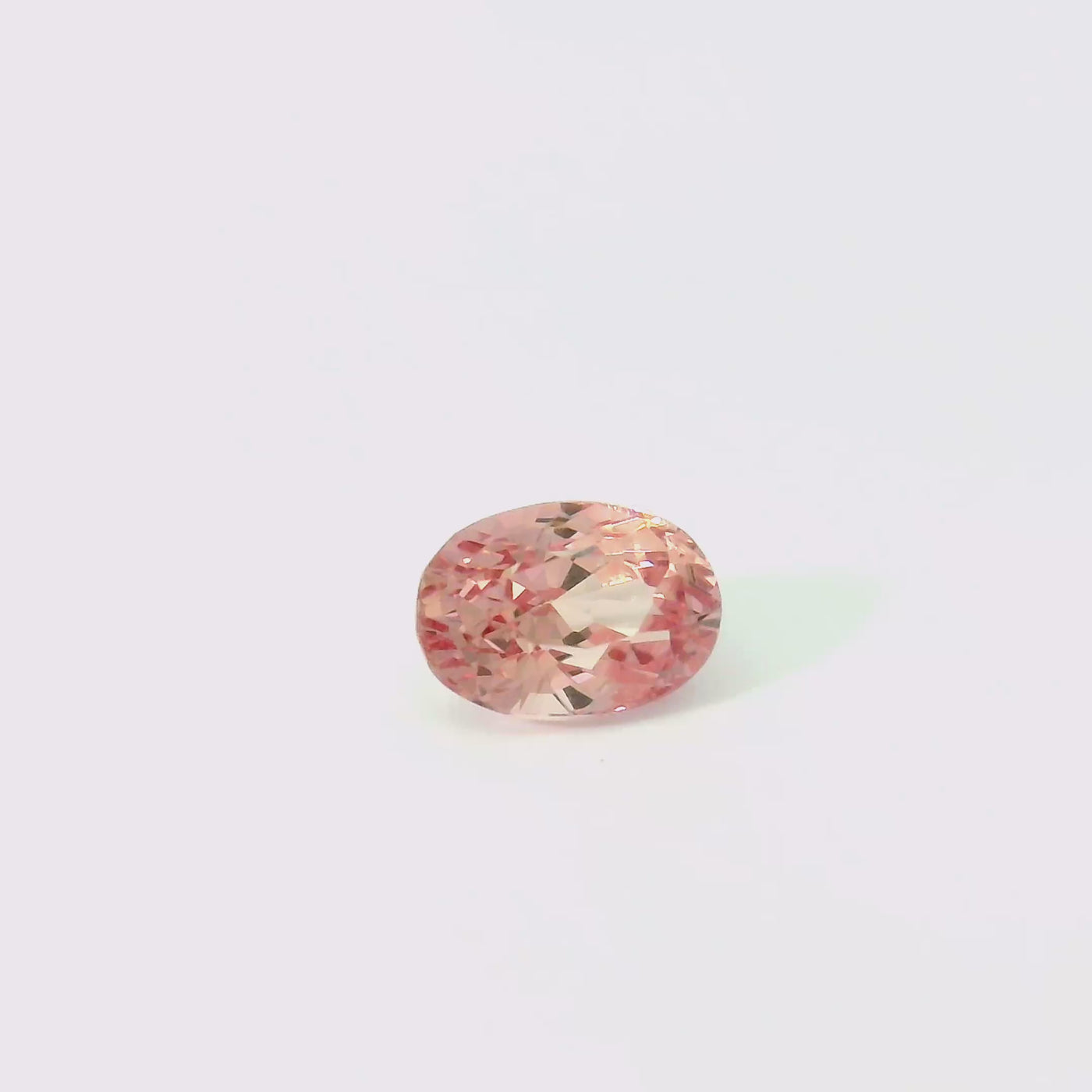 Saphir padparadscha 0.89 carats ovale chauffé