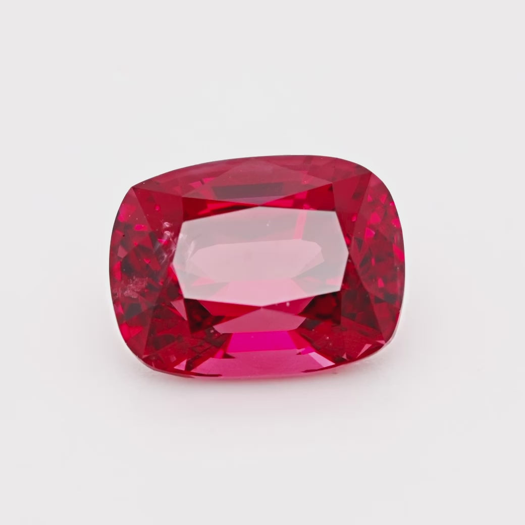 Spinelle rouge 2.14 carats coussin