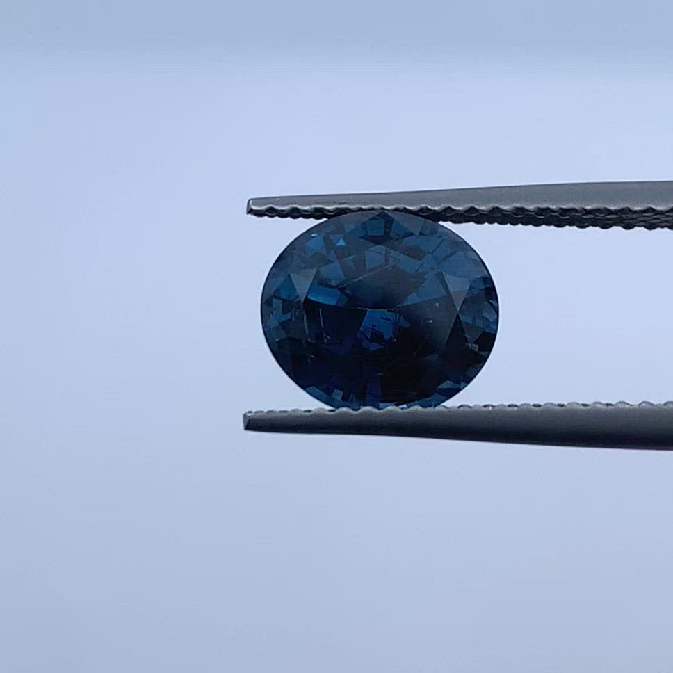 Spinelle bleu 2.37 carats ovale
