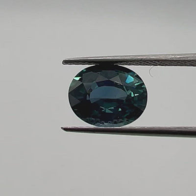 Saphir bleu vert (teal) 4.05 carats ovale non chauffé