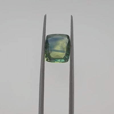 Saphir vert-jaune 2.78 carats coussin non chauffé