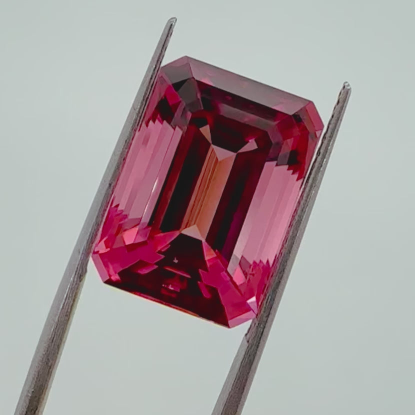 Tourmaline rose 10.68 carats émeraude