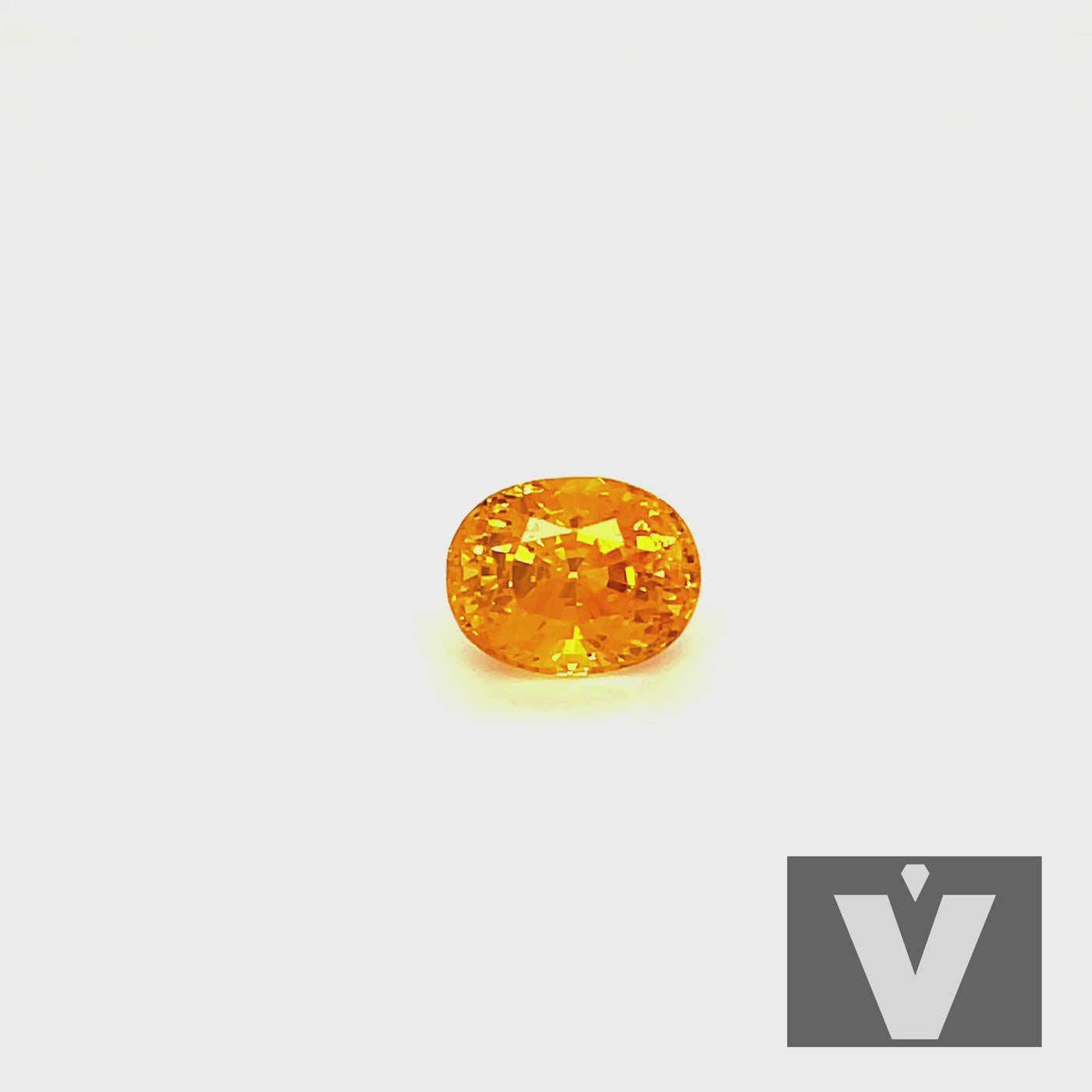 Saphir jaune 4.60 carats ovale chauffé