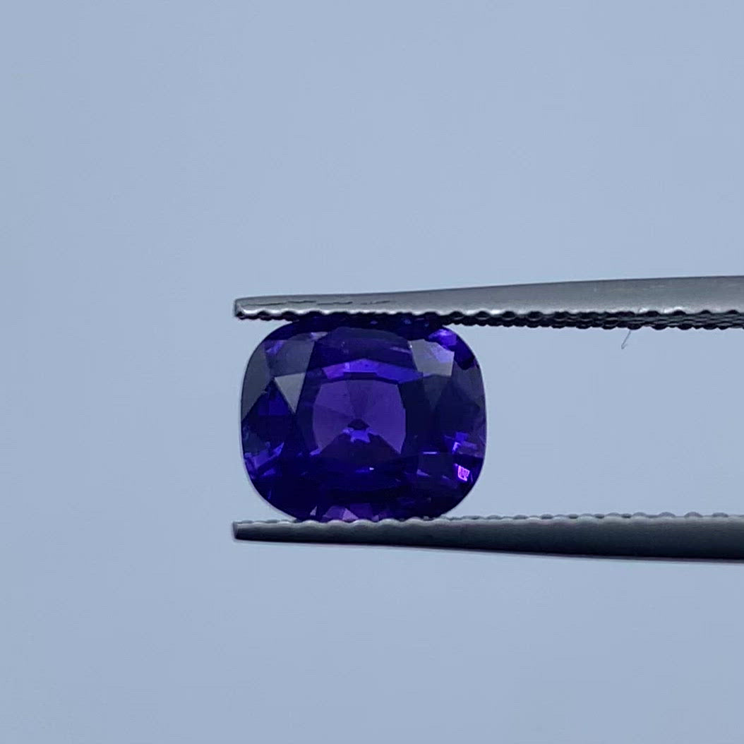 Saphir violet 2.55 carats coussin non chauffé