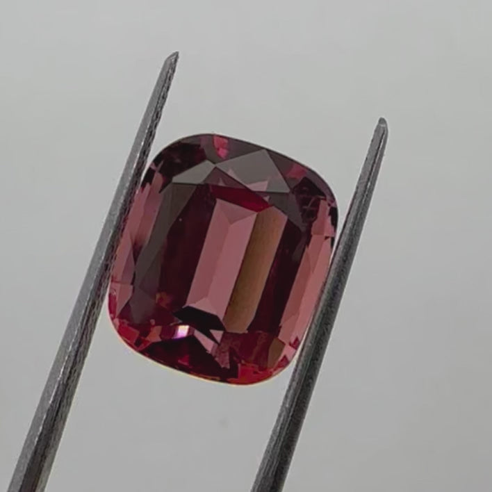 Tourmaline rose 9.61 carats coussin