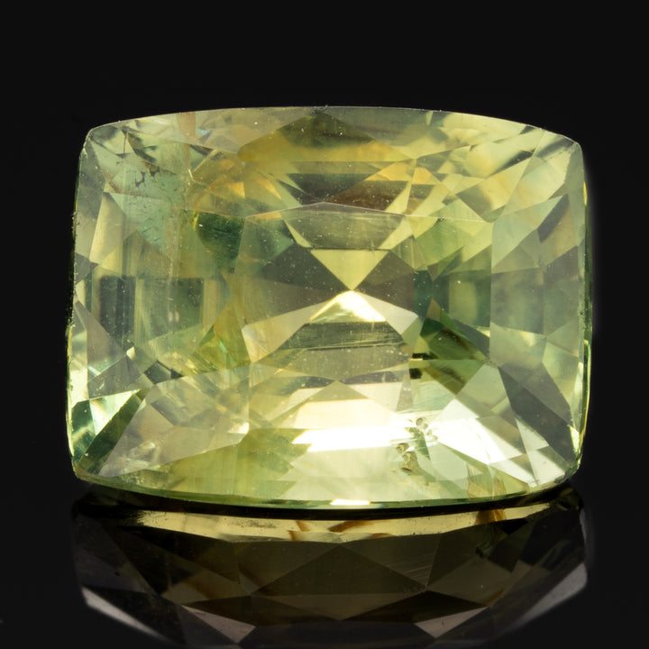 Saphir vert-jaune 2.95 carats coussin non chauffé - vue 1