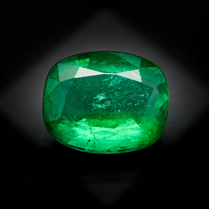 Emeraude 2.43 carats coussin huilée - vue 1