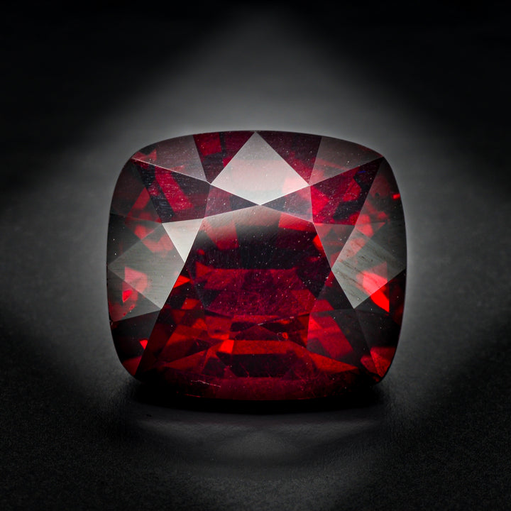 Grenat rhodolite 8.54 carats coussin - vue 1