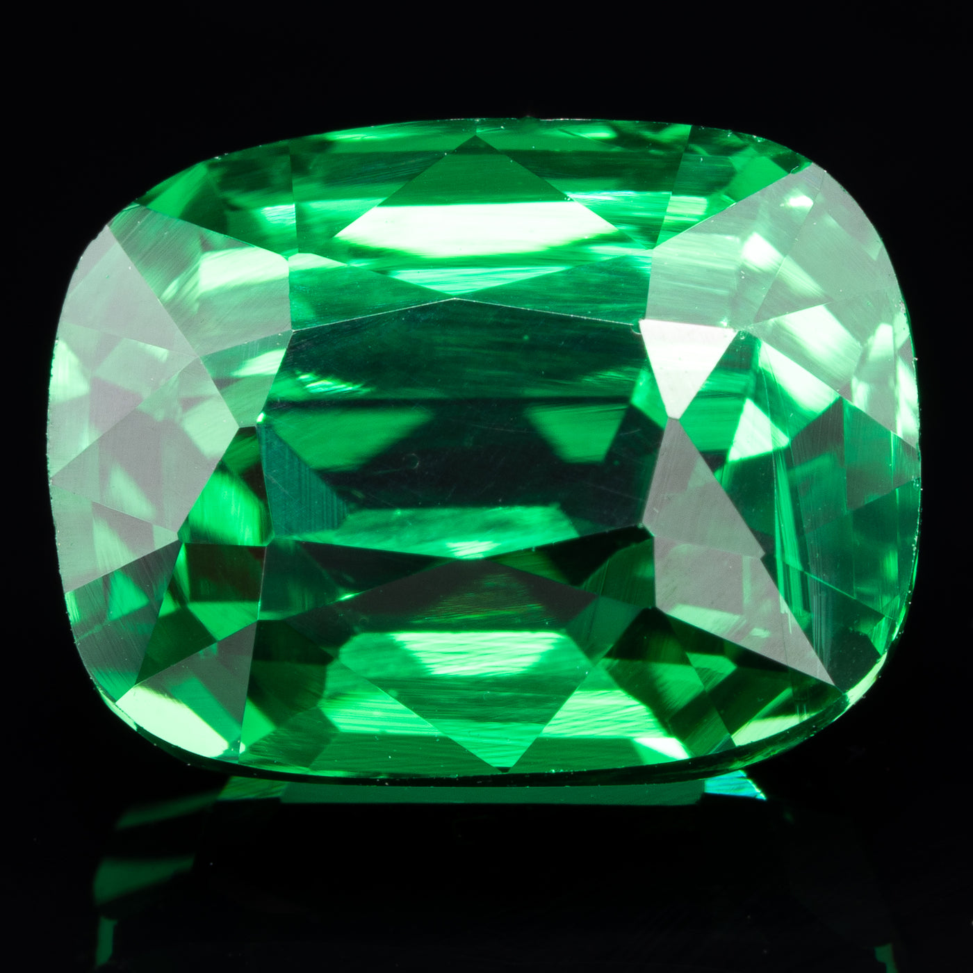Magnifique grenat tsavorite 0,83 ct couleur - Montres & Bijoux Magnifique grenat tsavorite 0,83 ct couleur - Montres & Bijoux