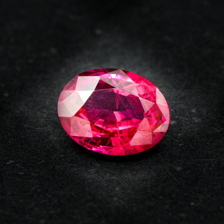 Rubis 0.62 carat ovale chauffé - vue 1