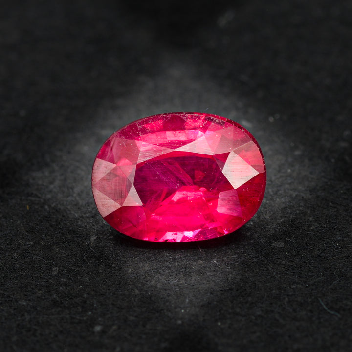 Rubis 0.83 carat chauffé ovale - vue 1