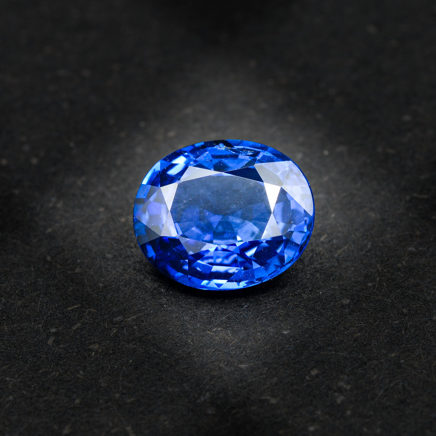 Saphir bleu 1.59 carats ovale chauffé