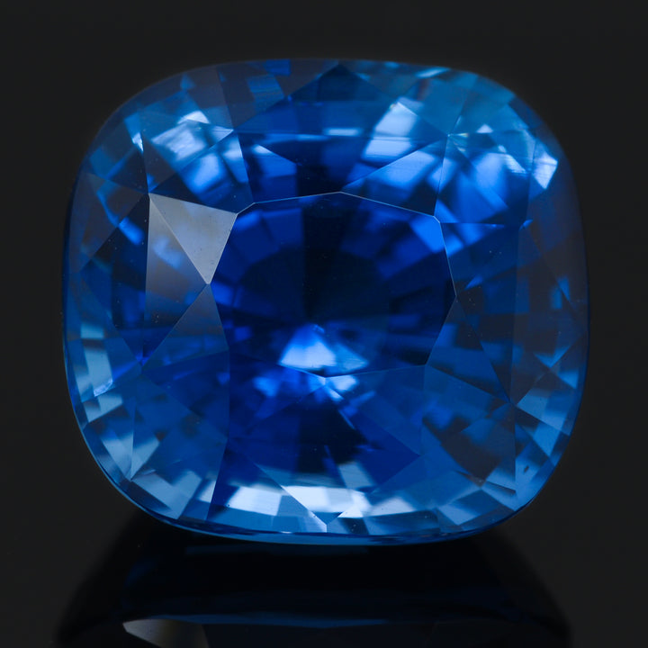 Saphir bleu 7.55 carats coussin non chauffé - vue 1
