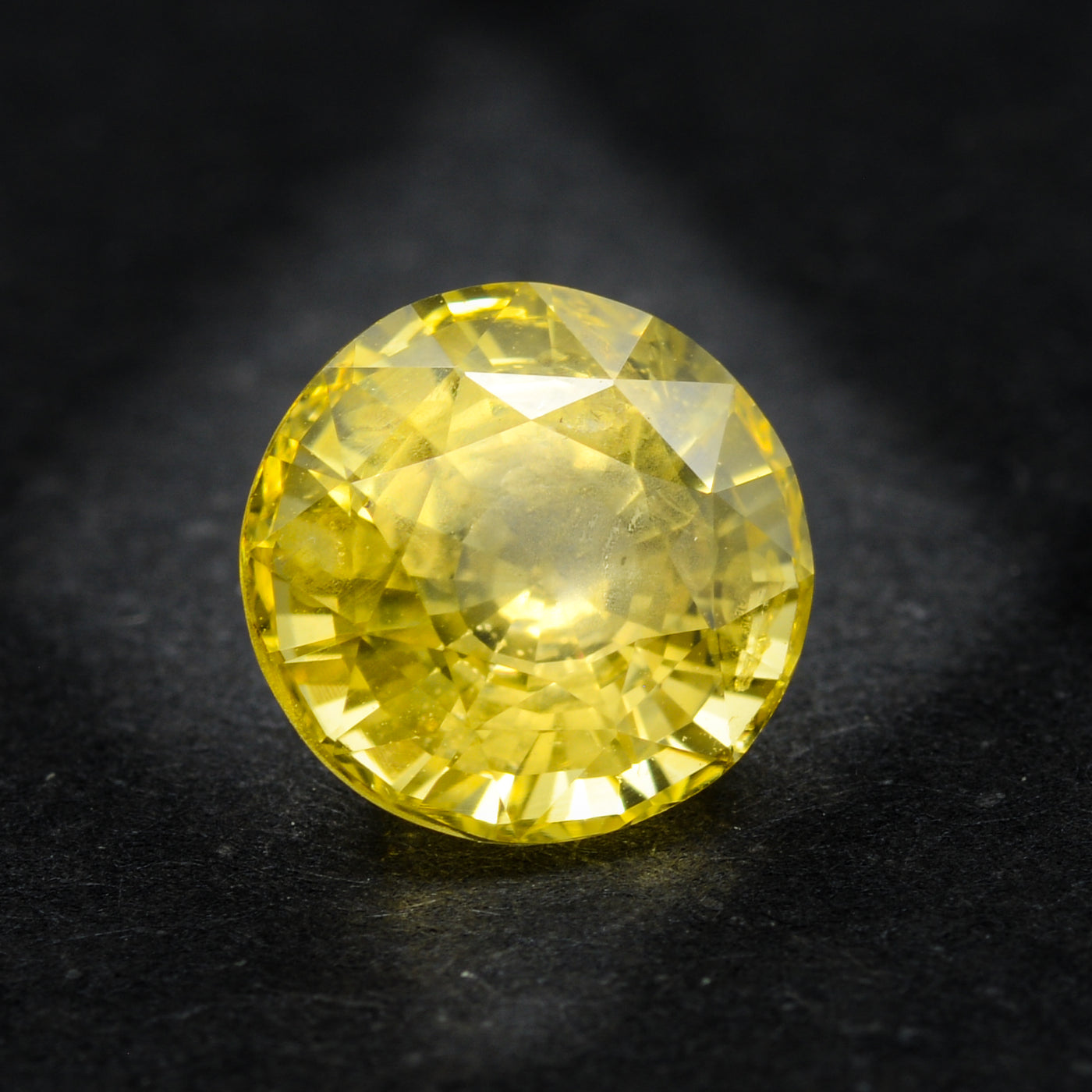 Saphir jaune 2.02 carats rond non chauffé