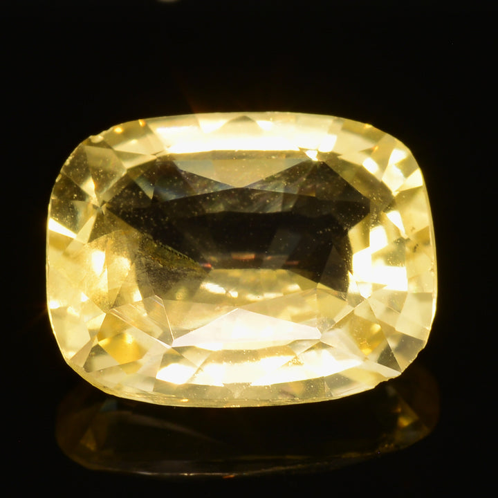 Saphir jaune 2.56 carats coussin non chauffé - vue 1