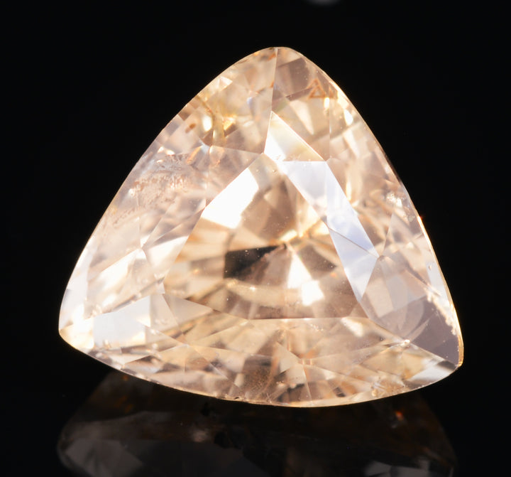 Saphir jaune 2.71 carats trillion non chauffé - vue 1