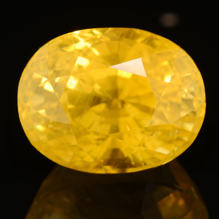 Saphir jaune 4.60 carats ovale chauffé - vue 1