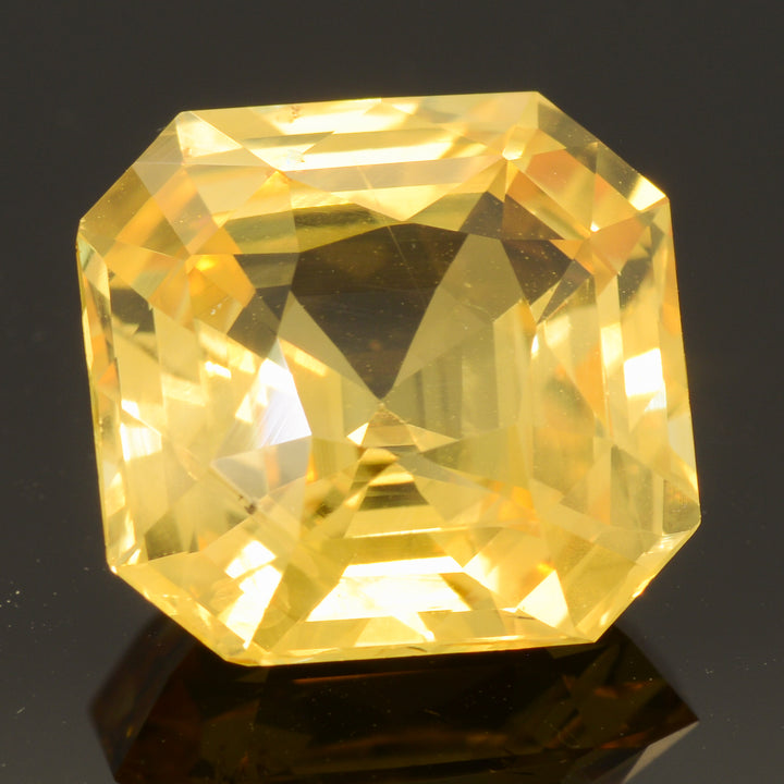 Saphir jaune 6.14 carats Asscher non chauffé - vue 1