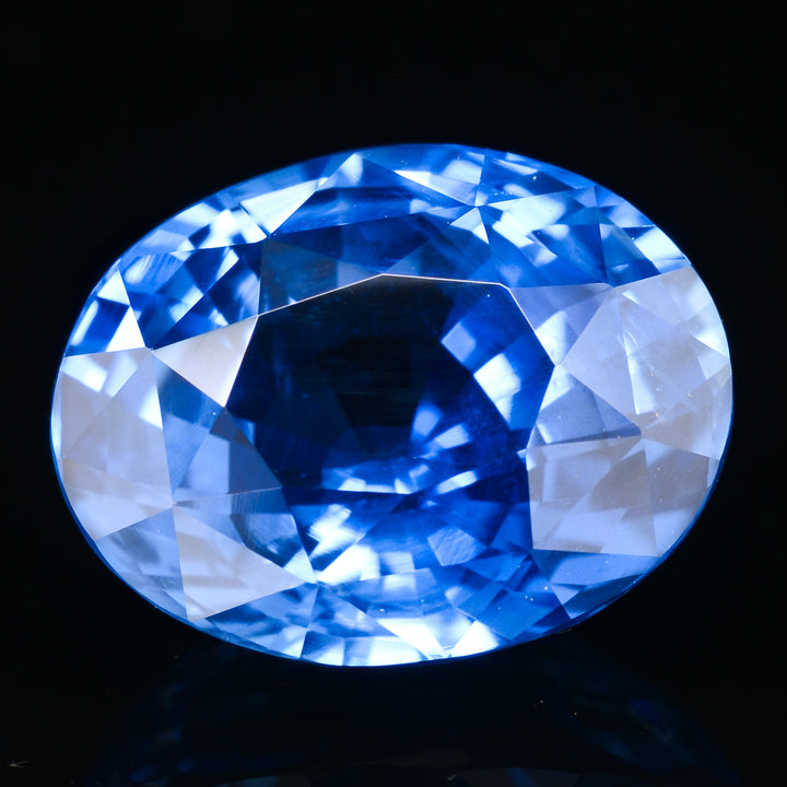 Saphir bleu 4.05 carats ovale non chauffé - vue 1