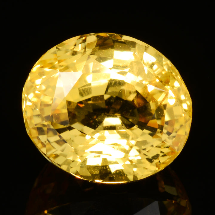 Saphir jaune 6.08 carats ovale non chauffé - vue 1