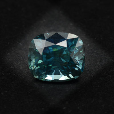 Saphir bleu-vert 2.56 carats coussin non chauffé