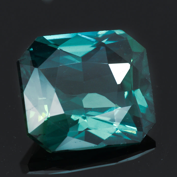 Saphir bleu-vert (teal) 2.56 carats émeraude non chauffé - vue 1