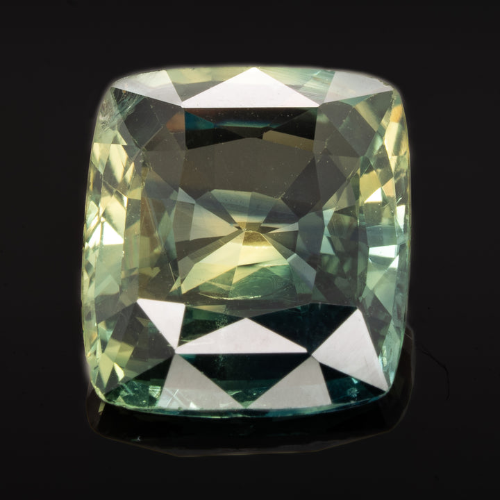 Saphir vert-jaune 2.78 carats coussin non chauffé - vue 1