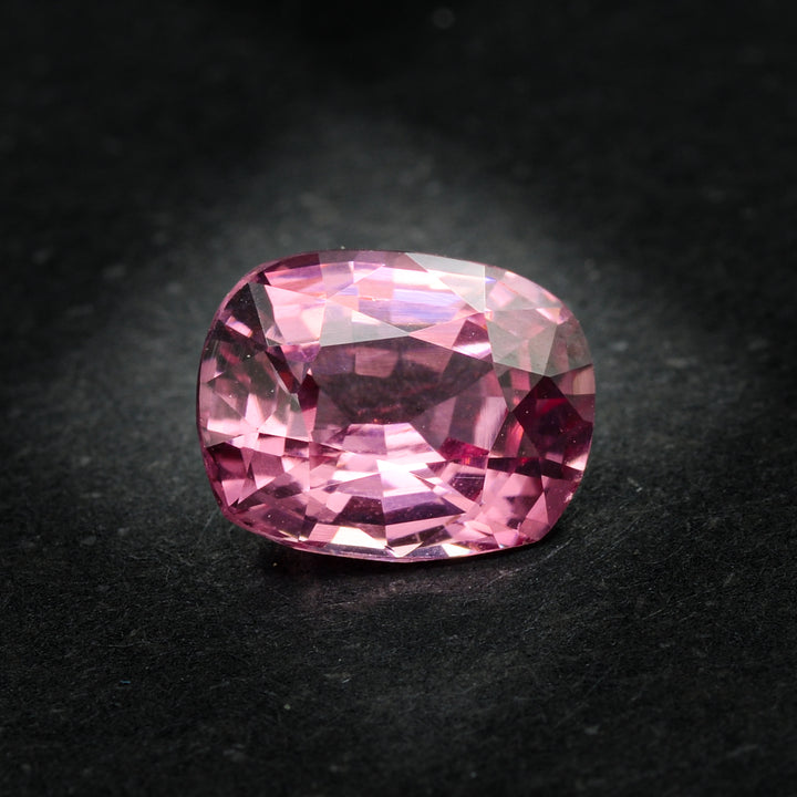Spinelle rose 1.77 carats coussin non traité Tadjikistan - vue 1