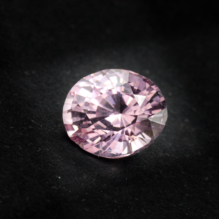 Spinelle rose 2.42 carats ovale non traité Tadjikistan - vue 1