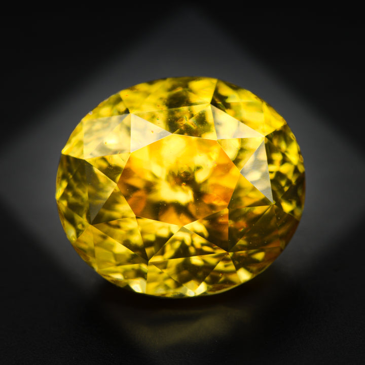Zircon jaune 7.73 carats ovale non traitée - vue 1